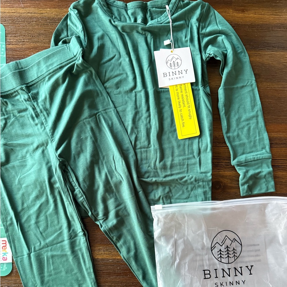 NWT Binny Skinny Green bamboo LS PJ set size 4T